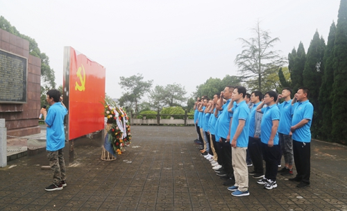 集團(tuán)組織優(yōu)秀班組長開展“三個(gè)一”活動(圖1)