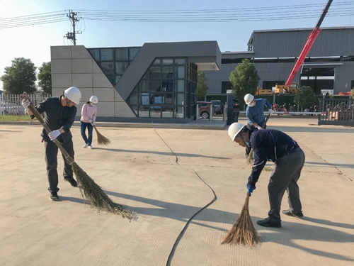 感受工程氛圍參與工程建設(shè) 集團總部機關(guān)干部到新材料公司現(xiàn)場勞動(圖6)